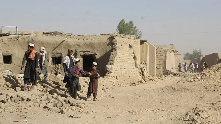 Pakistan và Afghanistan nhất trí ngừng bắn ngay lập tức- Ảnh 1.