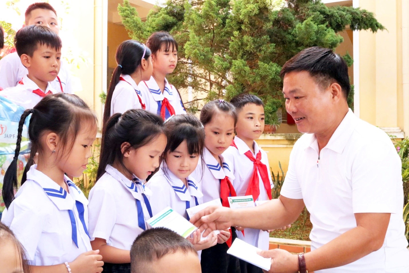 Japfa đồng hành cùng 500 học sinh đến trường- Ảnh 2.