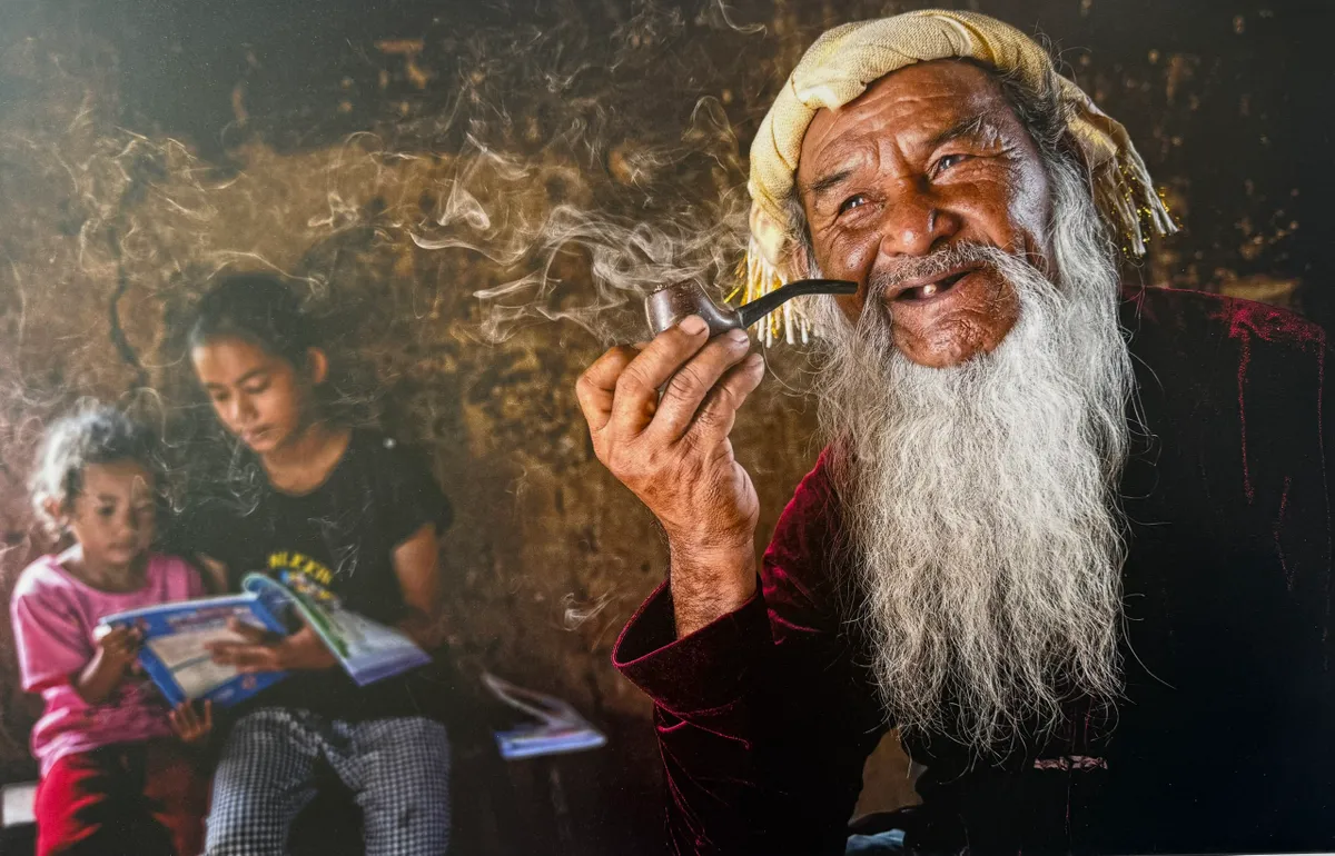 Độc đáo sắc màu văn hóa 54 dân tộc giữa lòng Hà Nội - Ảnh 3.