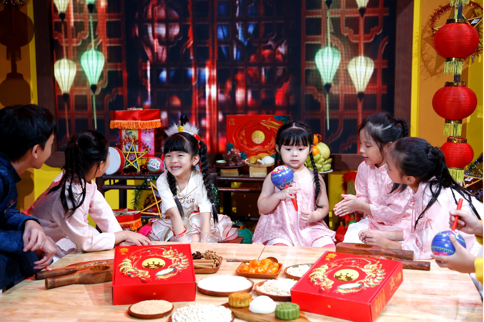 Kinh Đô và “Sứ giả Trung Thu” - thắp sáng di sản, nối nhịp yêu thương qua các thế hệ- Ảnh 4.