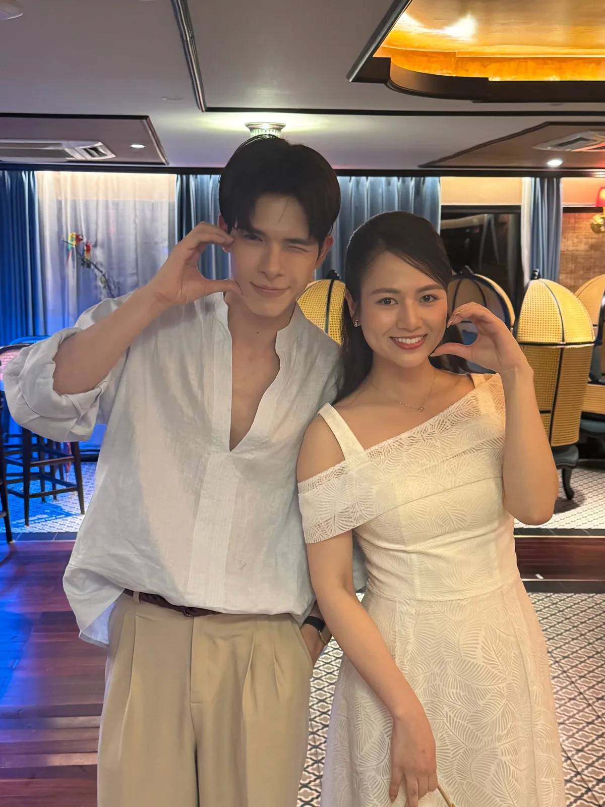 Loạt ảnh cực ngọt của tổng tài và 'cô hàng xóm' trong Gió ngang khoảng trời xanh - Ảnh 9.