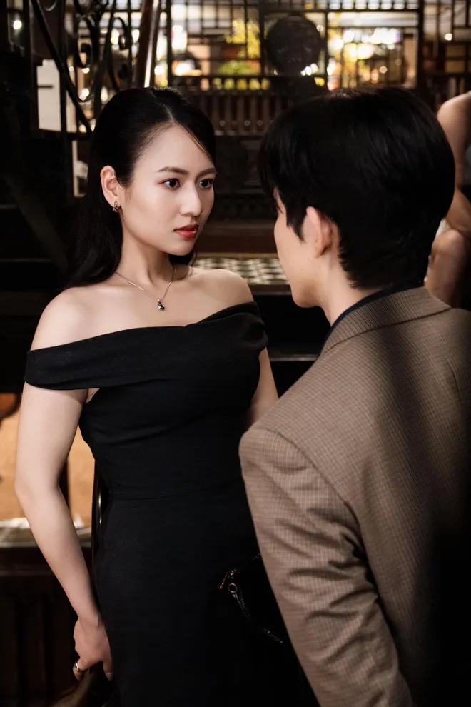 Loạt ảnh cực ngọt của tổng tài và 'cô hàng xóm' trong Gió ngang khoảng trời xanh - Ảnh 3.