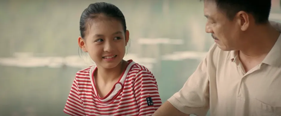 Cách em 1 milimet - Tập 7: Đám trẻ dốc lòng kiếm tiền giúp bạn mổ tim, bài viết của Tú được đăng báo - Ảnh 12.