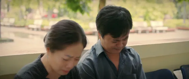 Cách em 1 milimet: Bách gặp tai nạn nghiêm trọng, quên hết những người thân yêu- Ảnh 10.