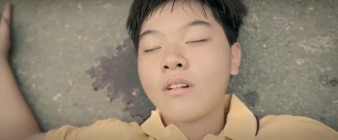 Cách em 1 milimet: Bách gặp tai nạn nghiêm trọng, quên hết những người thân yêu- Ảnh 6.