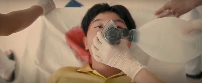 Cách em 1 milimet: Bách gặp tai nạn nghiêm trọng, quên hết những người thân yêu- Ảnh 8.