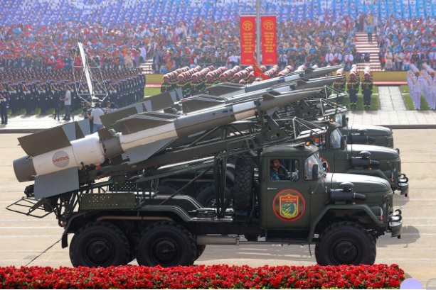 Giải đáp cặn kẽ ý kiến nhiều người hỏi: Viettel lấy tiền đâu ra để làm vũ khí? - Ảnh 3.