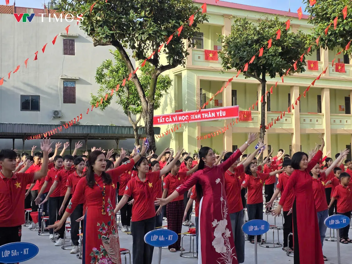 Lễ khai giảng đặc biệt của học sinh khuyết tật Đất Tổ - Ảnh 1.