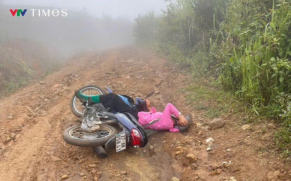 Hiểm nguy ập đến các cô giáo mầm non "cắm bản". Ảnh: Minh Tuấn