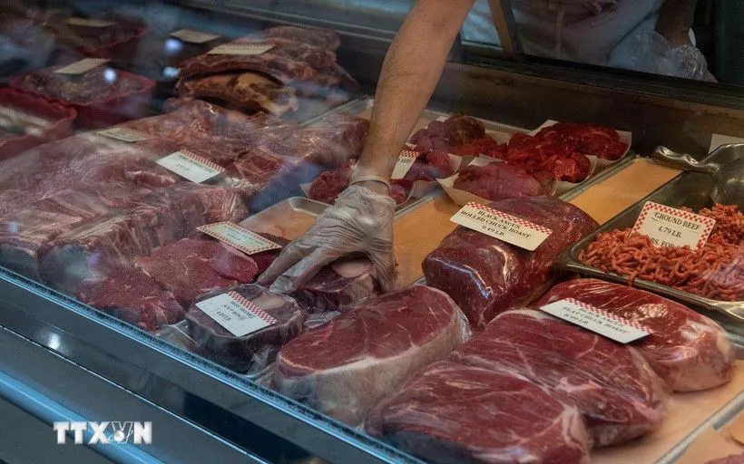 Một cửa hàng thịt bò tại Washington, DC, Mỹ. (Ảnh: AFP/TTXVN)