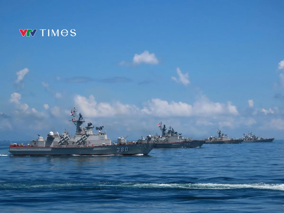 Vùng 2 Hải quân kiểm tra bắn đạn thật trên biển đạt kết quả 100% khá giỏi- Ảnh 2.