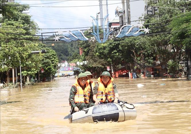 Phó Thủ tướng Trần Hồng Hà kiểm tra công tác khắc phục bão lũ tại Cao Bằng - Ảnh 2.