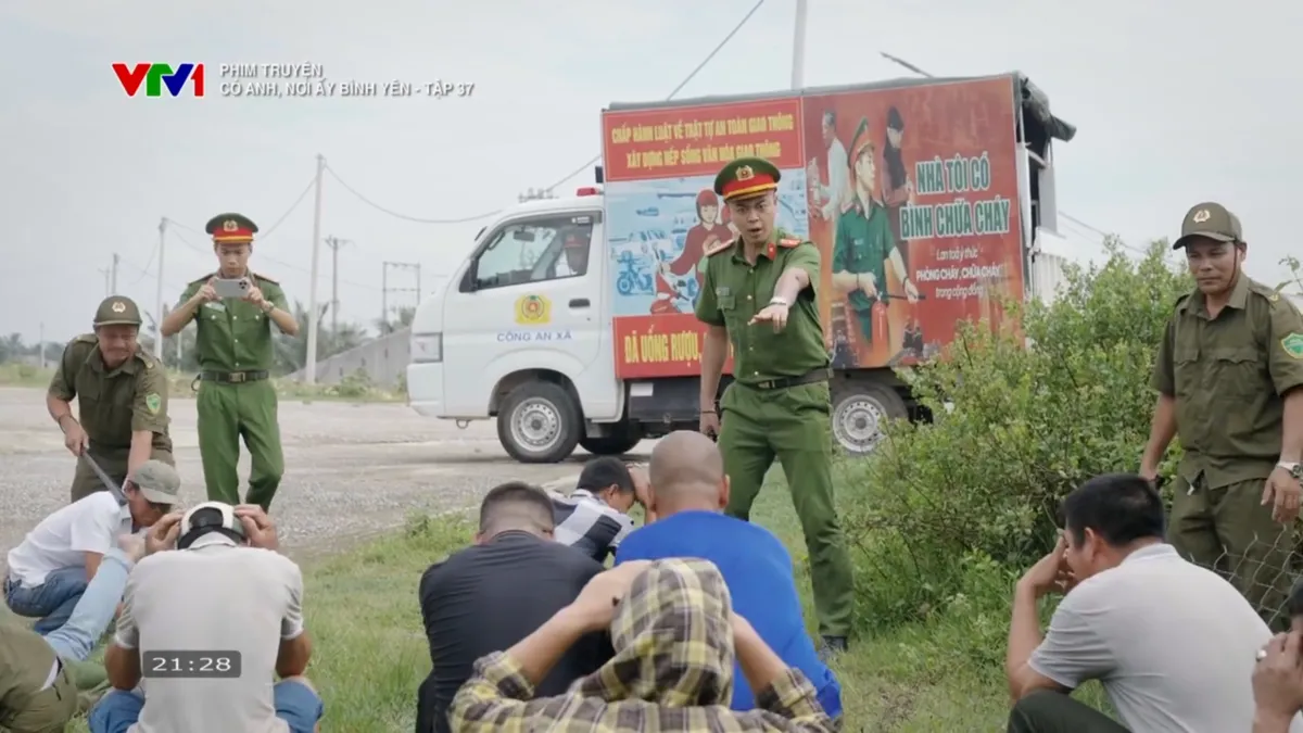 Có anh, nơi ấy bình yên - Tập 37: Tiến bị bắt vì đánh bạc, Ông Thứ thẳng thắn với Bằng - Ảnh 6.