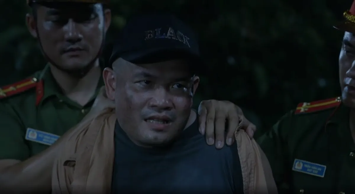 Có anh, nơi ấy bình yên - Tập 41: Hồng Phát bị bắt, Xuân vào đường cùng - Ảnh 12.