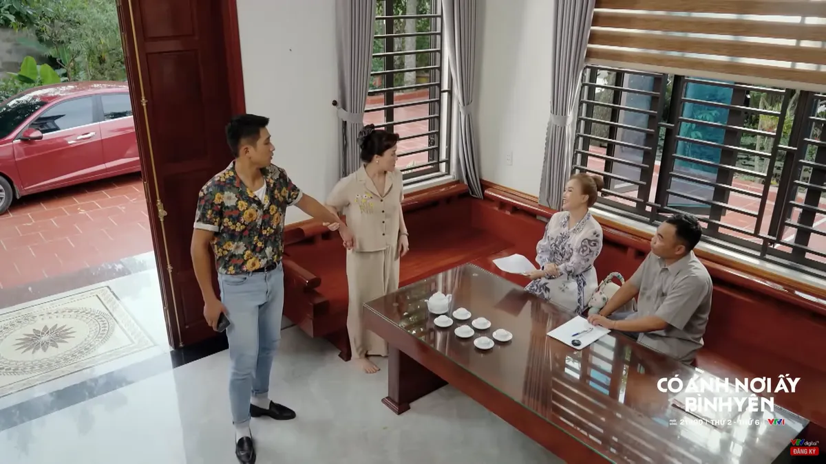 Có anh, nơi ấy bình yên - Tập 35: Vợ Chủ tịch xã ngỡ ngàng khi gặp người mua mỏ đá - Ảnh 3.