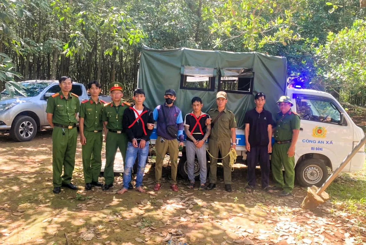 Bắt hai đối tượng trộm xe máy tại xã Bù Đăng, tỉnh Đồng Nai- Ảnh 1.