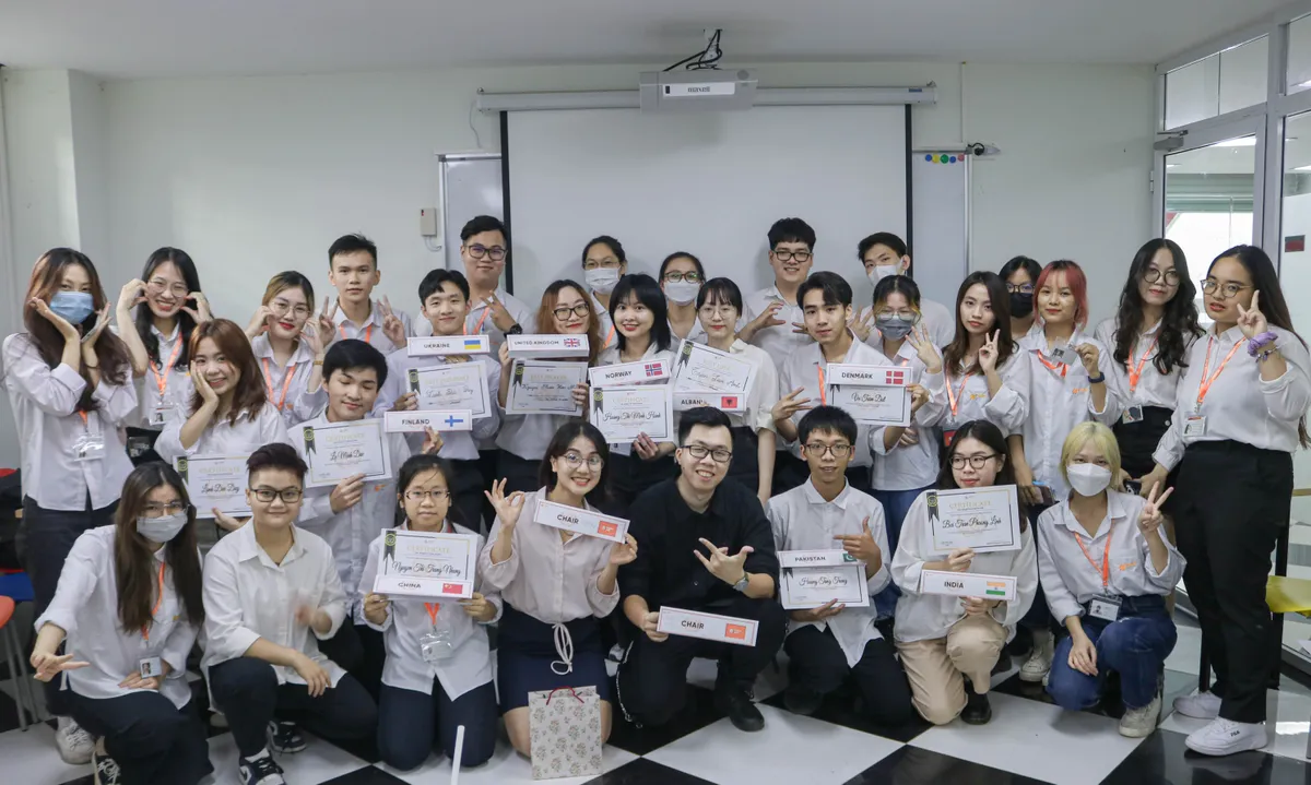 'Mỗi ngày tiến bộ một chút' và hành trình thủ khoa Ngoại thương chạm tới GPA tuyệt đối - Ảnh 4.