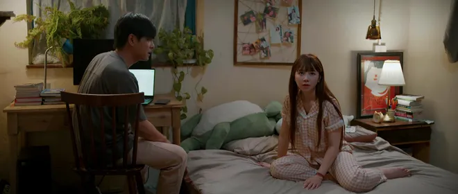 Gió ngang khoảng trời xanh - Tập 24: Tặng dây chuyền hơn 100 triệu, 'tổng tài' qua đêm ở phòng trọ của Ngân - Ảnh 7.