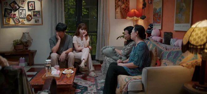 Gió ngang khoảng trời xanh - Tập 24: Tặng dây chuyền hơn 100 triệu, 'tổng tài' qua đêm ở phòng trọ của Ngân - Ảnh 8.