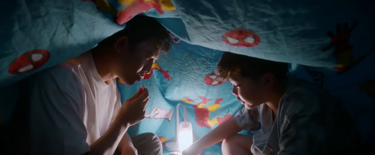 Gió ngang khoảng trời xanh - Tập 25: Bạn trai quẹt thẻ không nhìn giá, còn pha nước ngâm chân khiến Ngân say đắm- Ảnh 11.