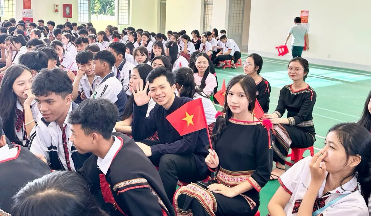 Đắk Lắk: Lễ khai giảng ý nghĩa với nhiều học sinh đồng bào dân tộc thiểu số- Ảnh 5.