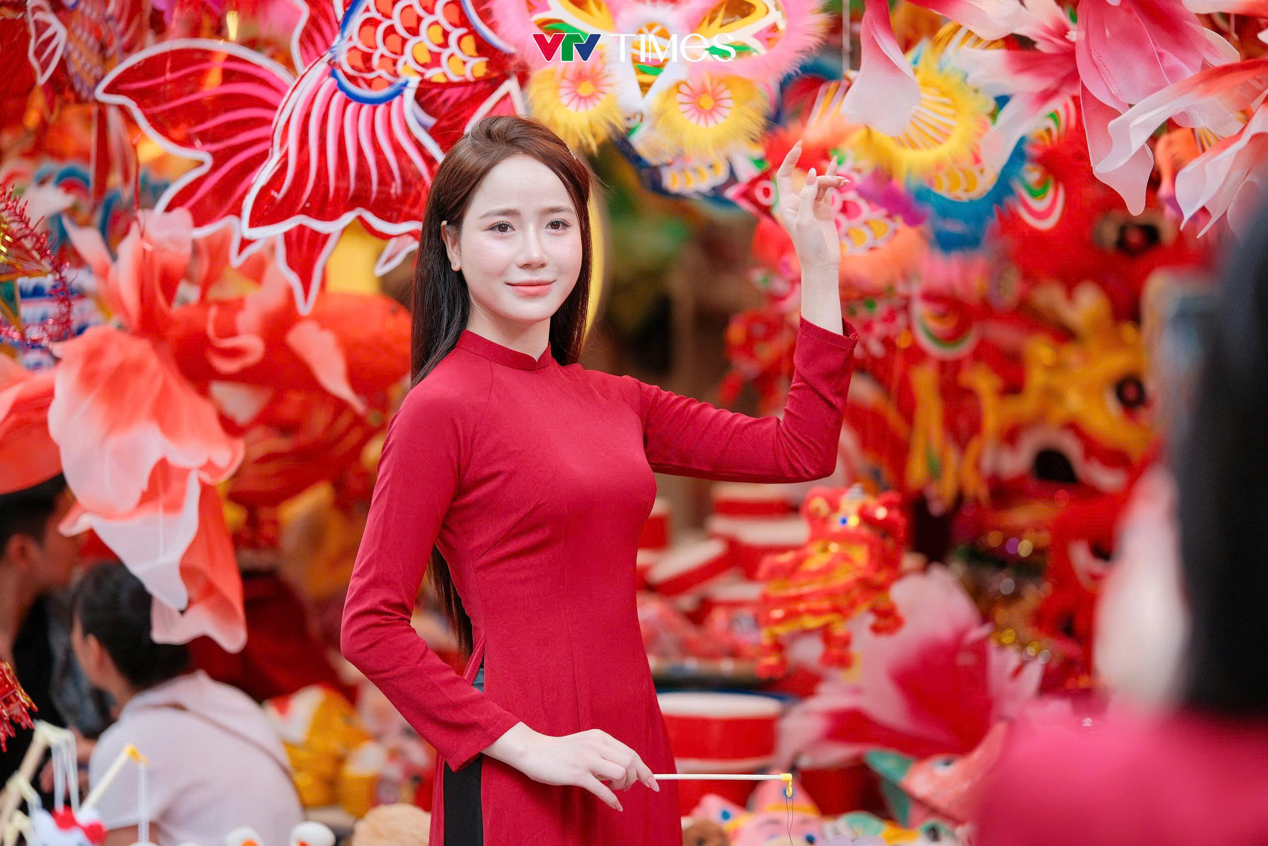 Giới trẻ nô nức “săn ảnh” mùa Trung thu - Ảnh 4.